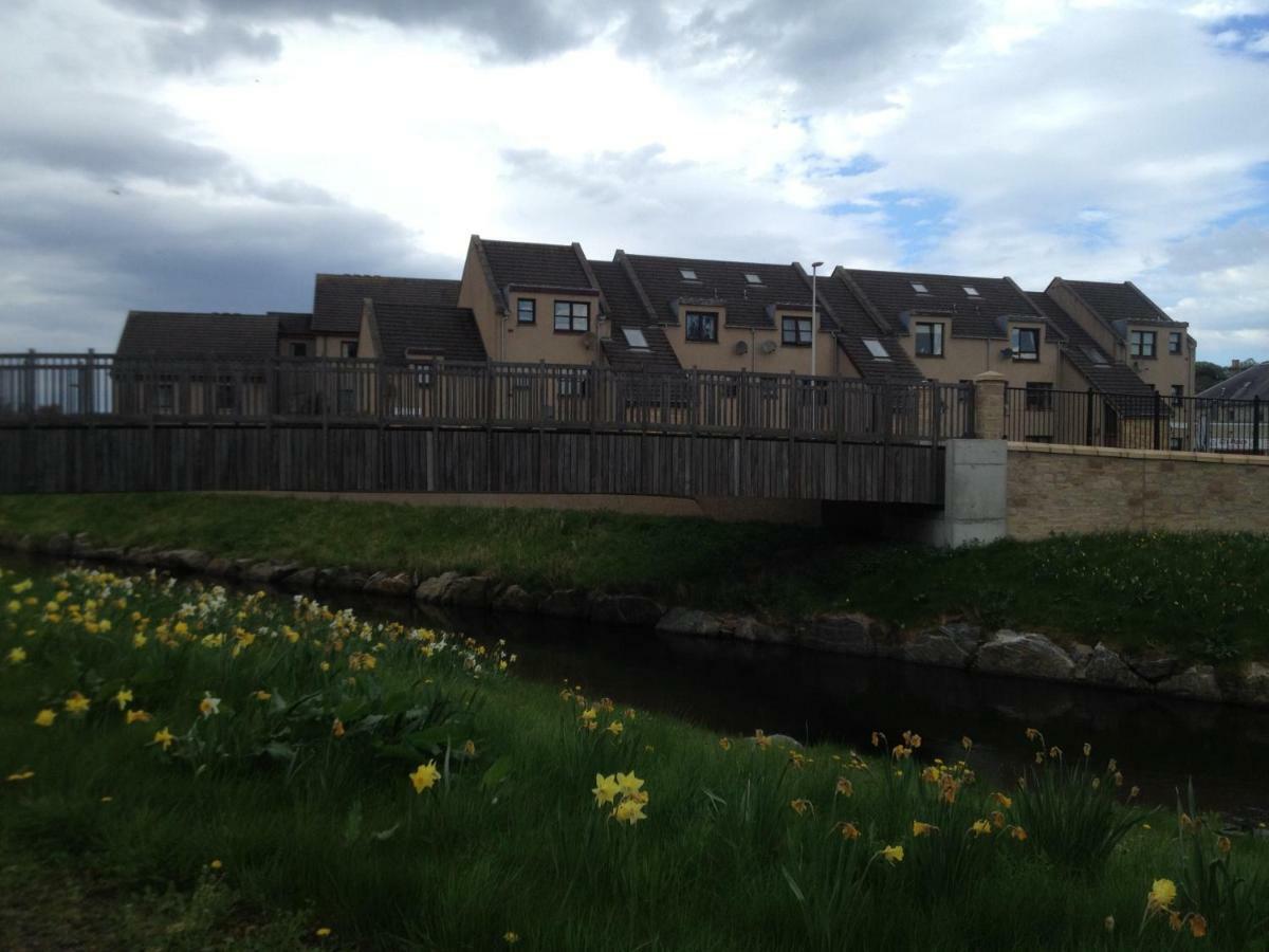 River View Apartment Elgin Exterior photo